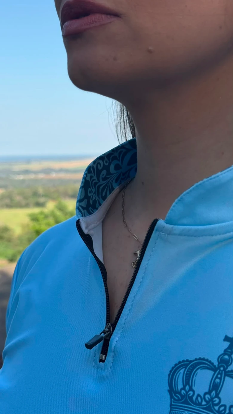 Camisa Feminina Nossa Senhora Floral Azul com proteção solar Uv50+ - Imagem 5